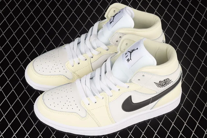 All categories Air Jordan Jordan series basketball shoes Air Jordan 1 Mid Air Jordan 1 Mid AJ1 Joe 1 white apricot milk coconut cream China basketball shoes BQ6472-121